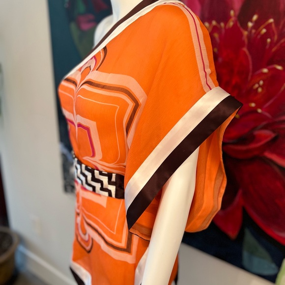 BEBE top, orange in design, size xs, LIKE NEW - Picture 4 of 11